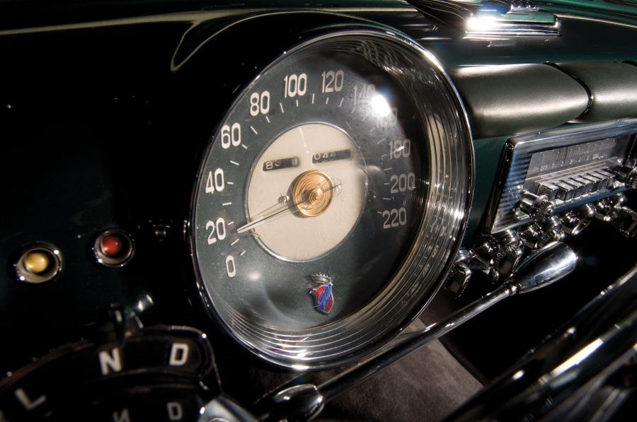 Панель приборов Chrysler Special 1953 года  (фото 36 из 66)